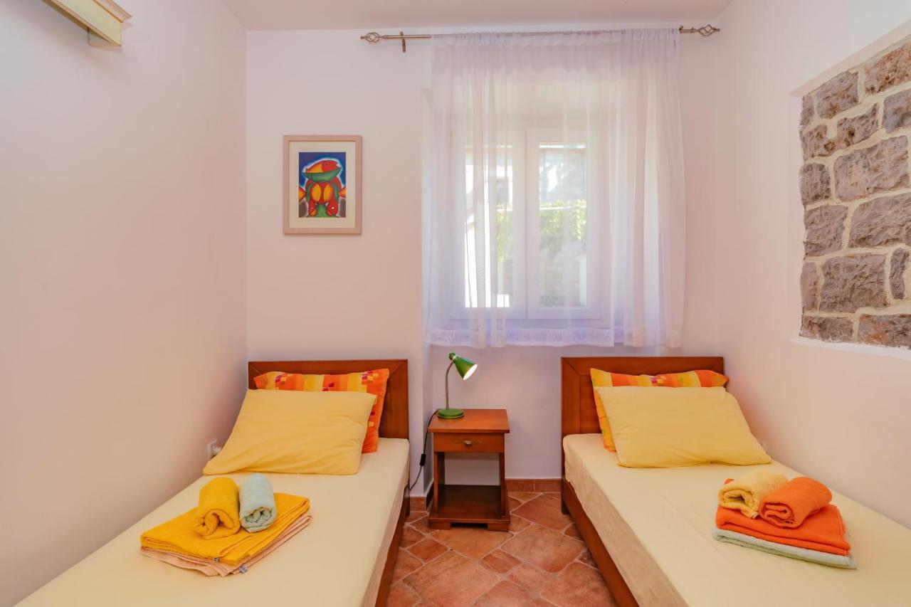 Apartments Bigovo Veljic 티바트 외부 사진